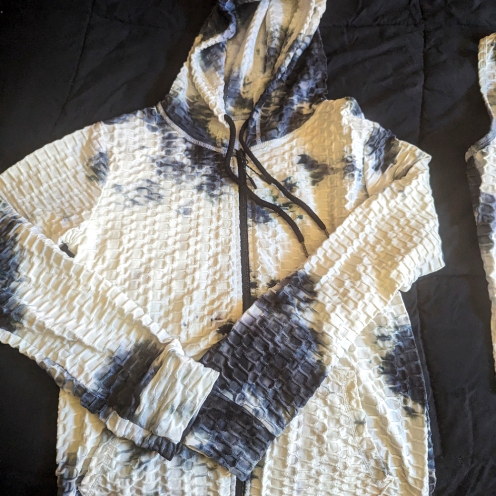Brand NEW 3 piece athletic &/or casual roam set!